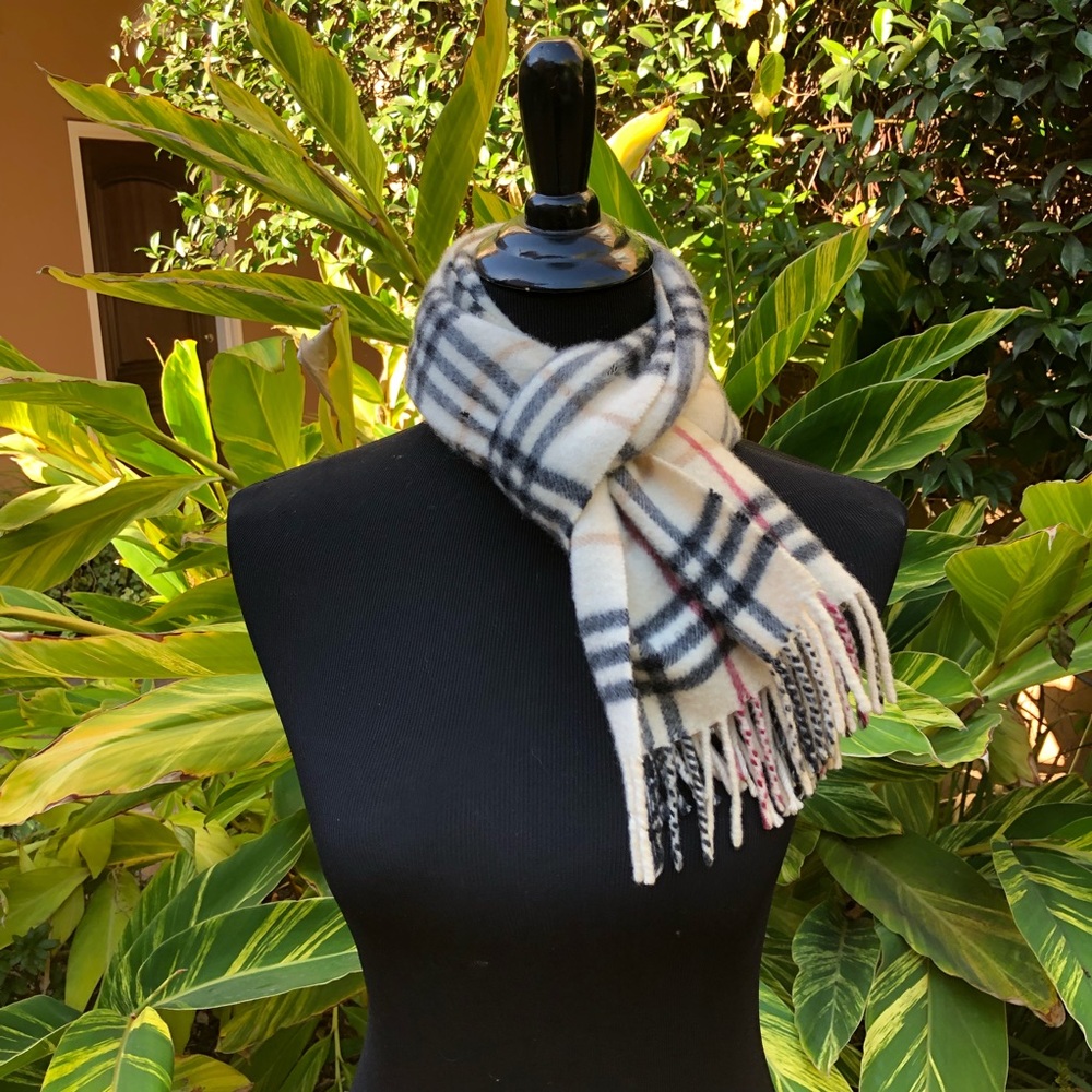 Burberry wool scarf